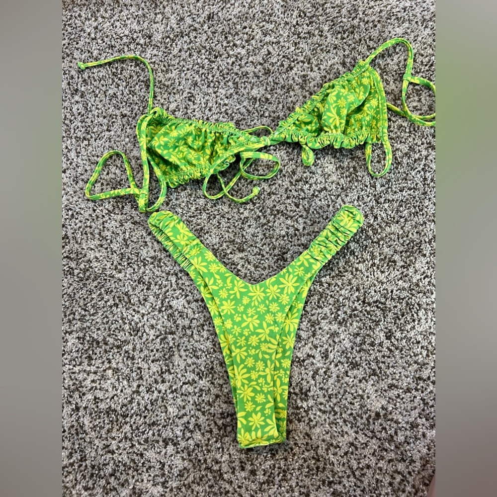 Kulani Bikini - RETRO Y THONG BIKINI BOTTOM, RUCHED BRALETTE BIKINI TOP